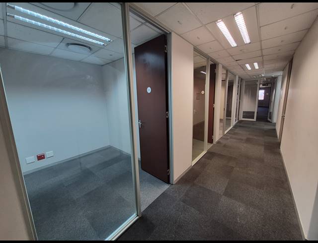 484M² OFFICE TO LET IN WOODMEAD